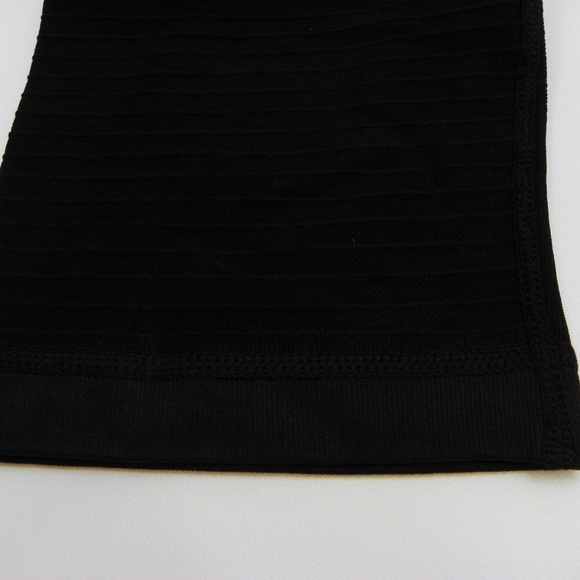 Fitness Performance Compression Capri Leggings - Picture 4 of 5